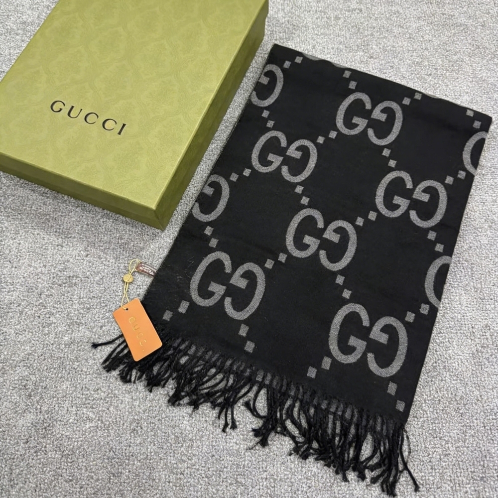 Gucci Jumbo GG Wool Scarf